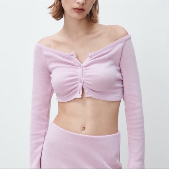 Zara NWOT Lavander Off-Shoulder Ruched Cropped Button Front Sweater in Size L - Picture 1 of 10